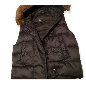 GAP Vest. New... no tag. Size S